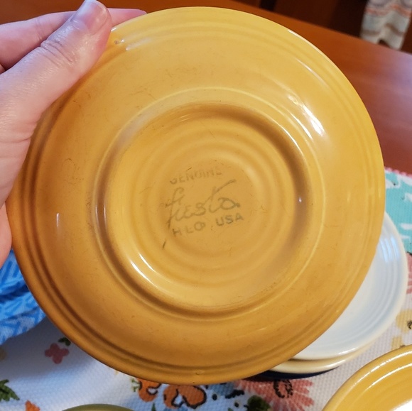 Set of 3 Vintage Fiestaware Dishes - Picture 3 of 7